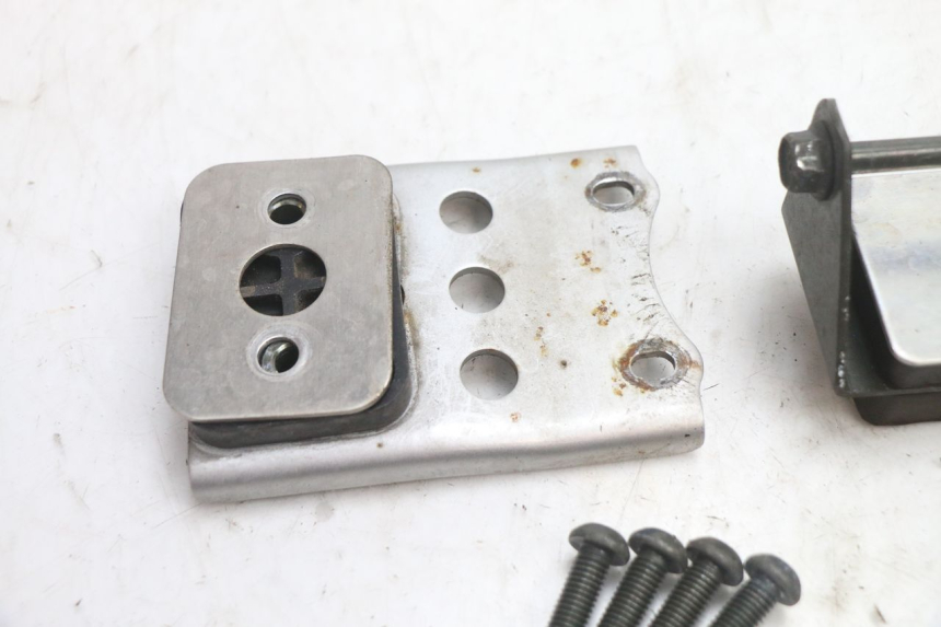 photo de FUEL TANK MOUNT YAMAHA FJR 1300 (2001 - 2005) - Component detail