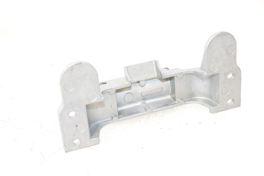 photo de FUEL TANK MOUNT YAMAHA FZ8 800 (2010 - 2016) - Alternative perspective