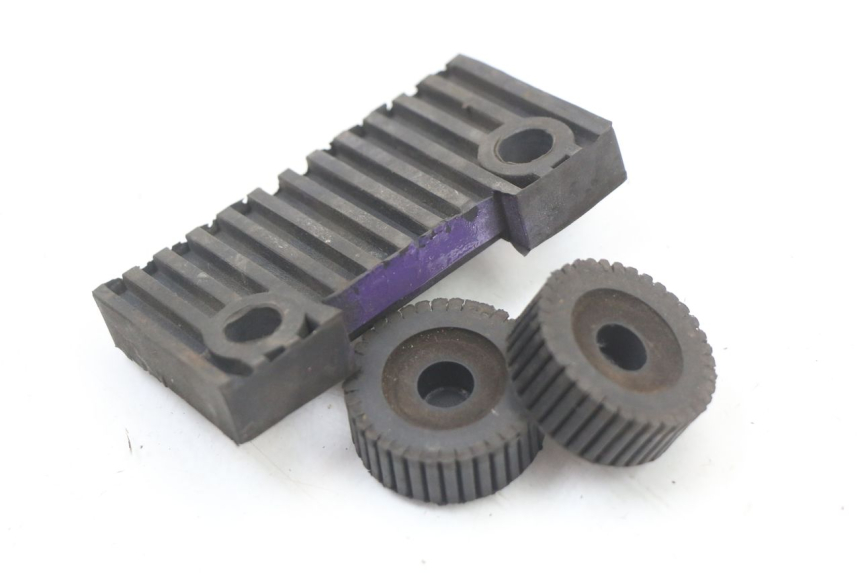 photo de FUEL TANK MOUNT SUZUKI GN 125 (1997 - 2000) - Zoom on usage condition