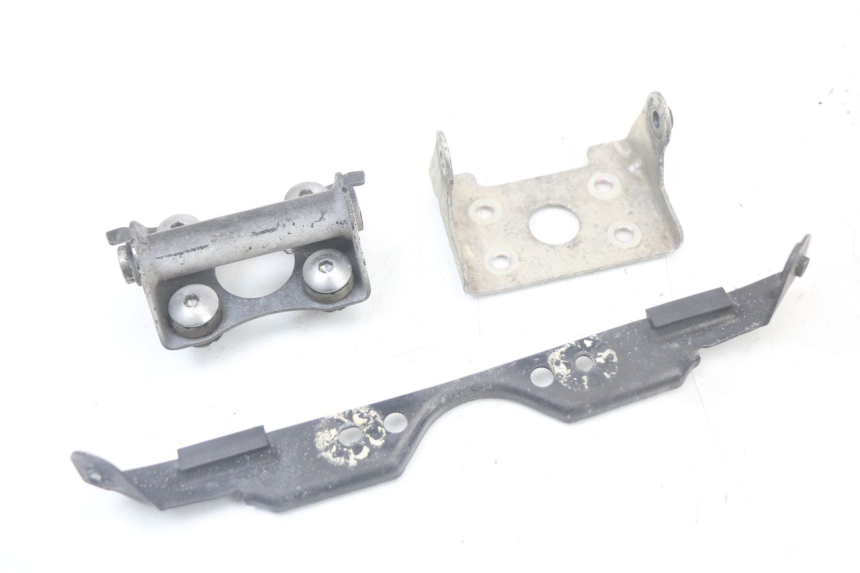 photo de FUEL TANK MOUNT SUZUKI GSR 750 (2011 - 2017) - Main view