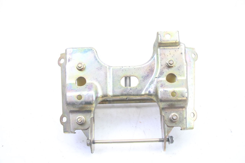 photo de FUEL TANK MOUNT HONDA ST PAN EUROPEAN 1300 (2002 - 2013) - Alternative perspective