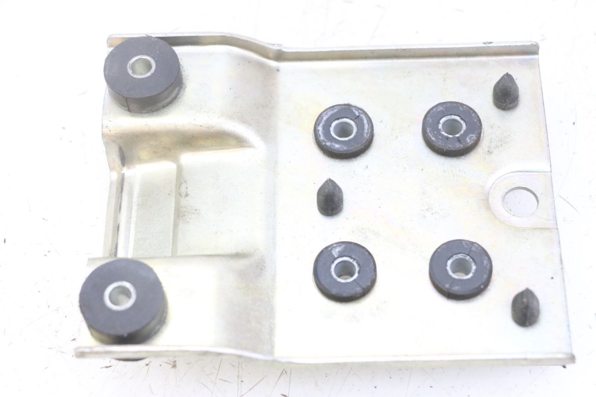 photo de FUEL TANK MOUNT SUZUKI GSX F GSXF 650 (2007 - 2015) - Zoom on usage condition