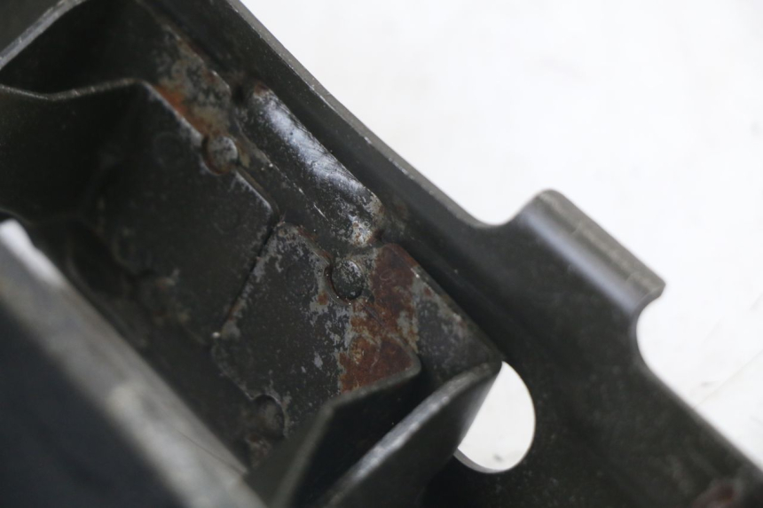 photo de FUEL TANK MOUNT SUZUKI SV S 650 (1999 - 2002) - Alternative perspective