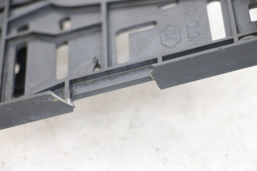 photo de LICENSE PLATE HOLDER YAMAHA BW'S BWS 125 (2010 - 2013) - Technical close-up