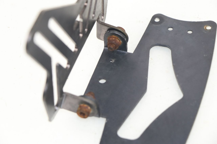 photo de NUMBER PLATE MOUNT SUZUKI GSR 750 (2011 - 2017) - Component detail