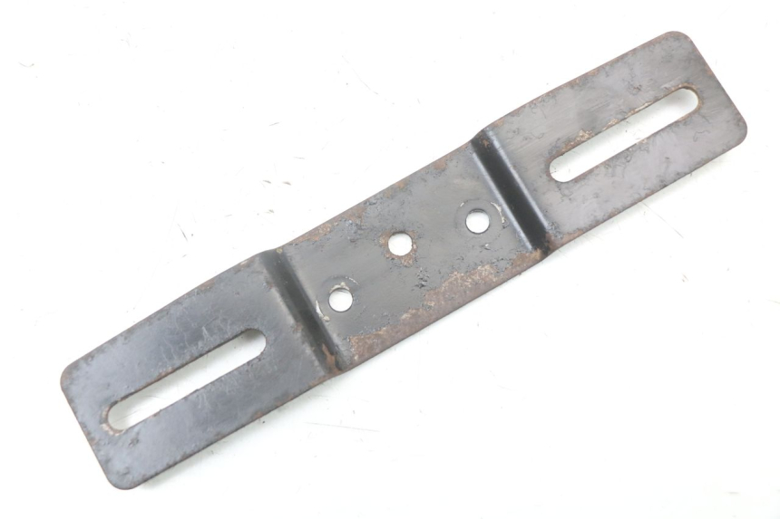 photo de NUMBER PLATE MOUNT SUZUKI GSX E 250 (1982 - 1983) - Component detail