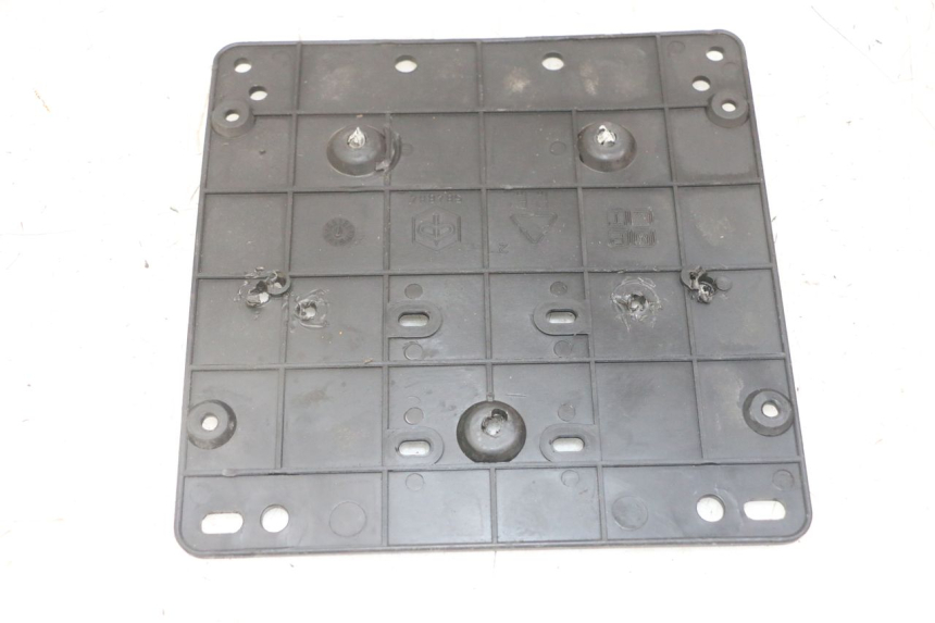 photo de NUMBER PLATE MOUNT GILERA NEXUS 125 (2009 - 2013) - Component detail