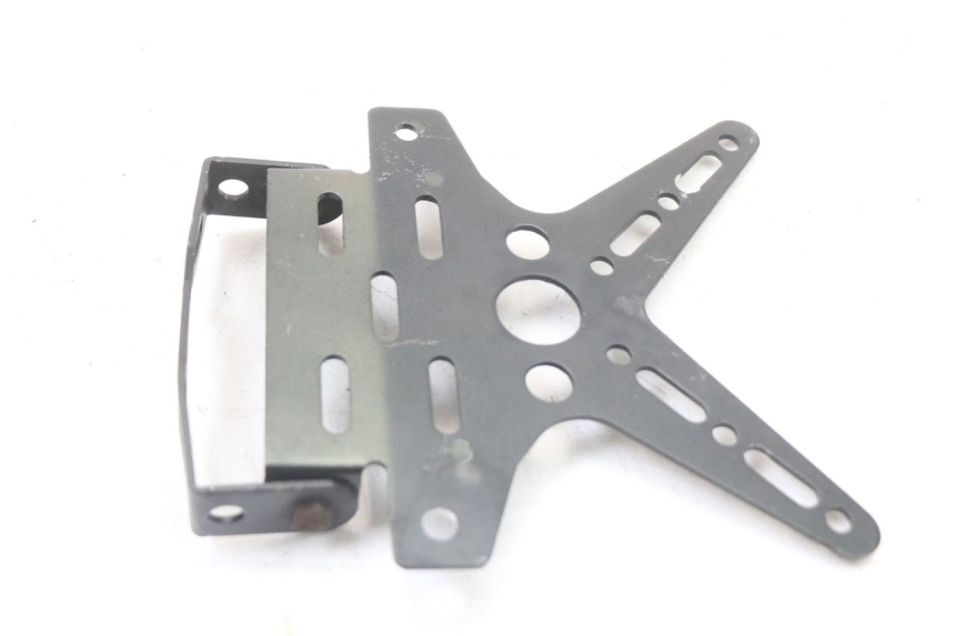 photo de NUMBER PLATE MOUNT SUZUKI SV S 650 (1999 - 2002) - Zoom on usage condition