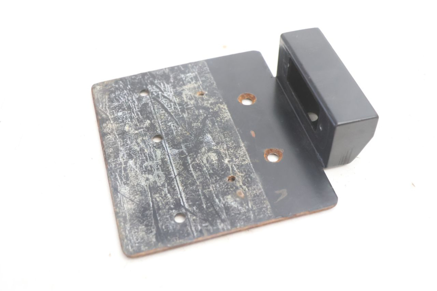 photo de NUMBER PLATE MOUNT BOOM TRIKE FUN 500 (2004 - 2010) - Technical close-up