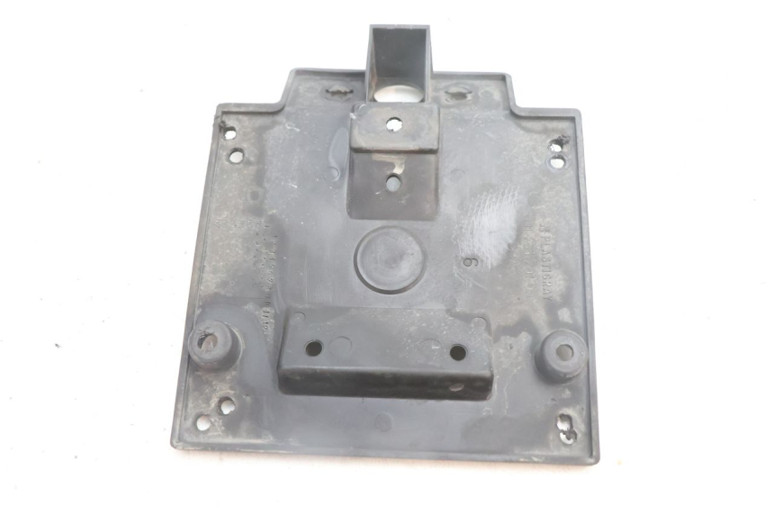 photo de NUMBER PLATE MOUNT PEUGEOT VIVACITY 100 (1999 - 2008) - Zoom on usage condition