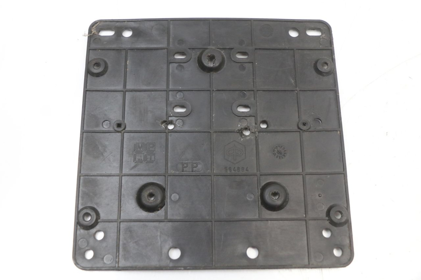 photo de LICENSE PLATE HOLDER PIAGGIO XEVO - X EVO 125 (2007 - 2017) - Component detail