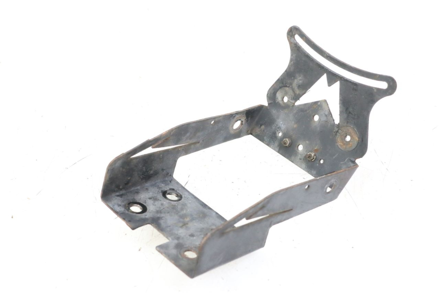 photo de NUMBER PLATE MOUNT YAMAHA XJ6 600 (2008 - 2016) - Technical close-up