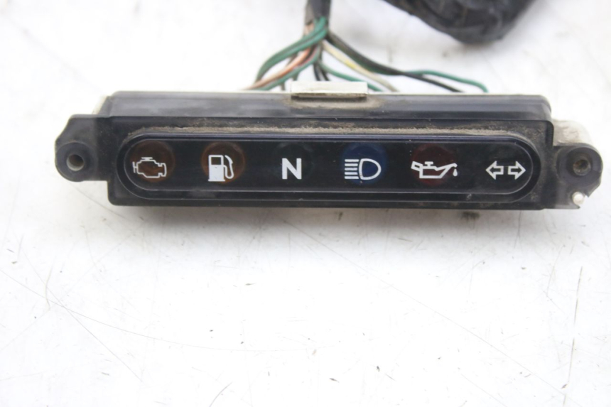 photo de DASHBOARD TRIUMPH SPRINT ST 955 (1999 - 2001) - Surface and material condition