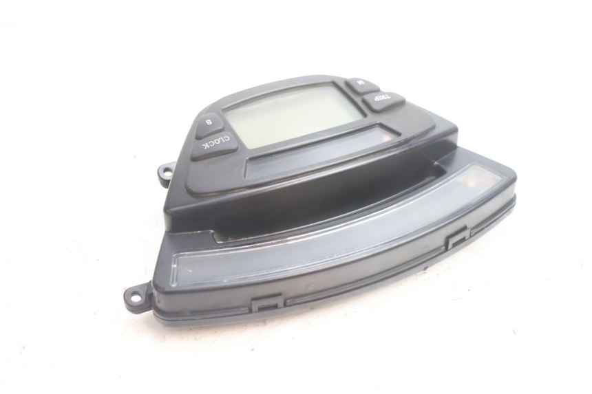 photo de DASHBOARD PIAGGIO X9 EVOLUTION 125 (2003 - 2007) - Surface and material condition