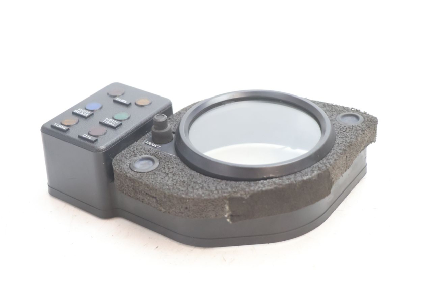 photo de INSTRUMENT HONDA XRV AFRICA TWIN 750 (1990 - 1992) - Technical close-up