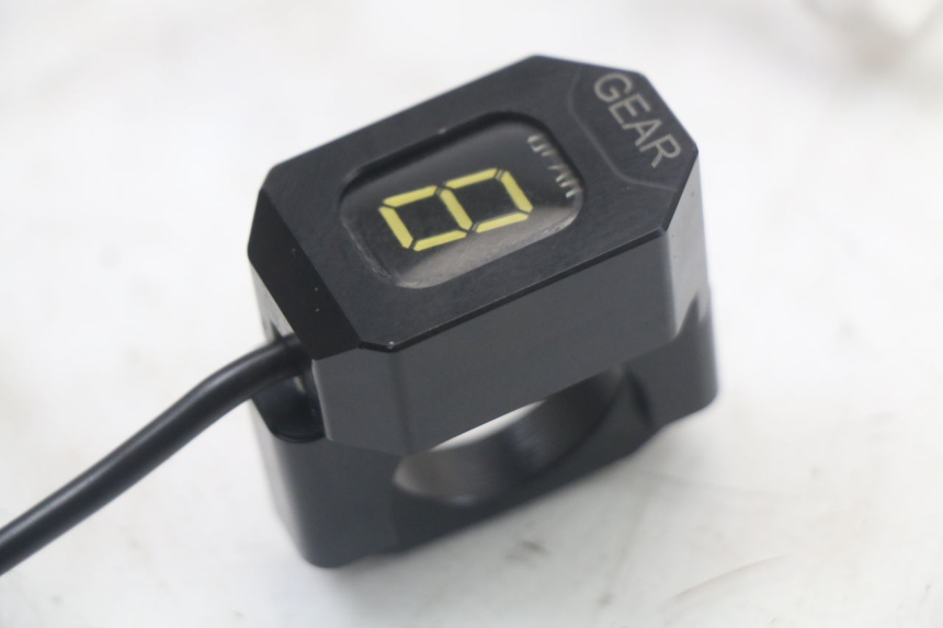 photo de INSTRUMENT YAMAHA FZ1 FAZER 1000 (2007 - 2009) - Alternative perspective