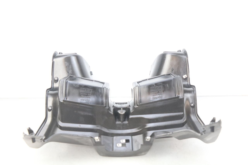 photo de INNER LEGSHIELD APRILIA ATLANTIC 125 (2003 - 2009) - Alternative perspective