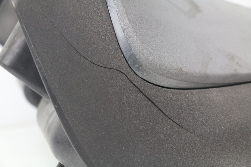 photo de INNER LEGSHIELD PIAGGIO BEVERLY 500 (2003 - 2007) - Alternative perspective