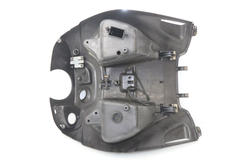 photo de INNER LEGSHIELD PIAGGIO BEVERLY 500 (2003 - 2007) - Markings and original references