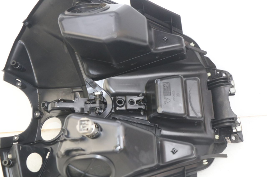 photo de INNER LEGSHIELD PIAGGIO BEVERLY 125 (2010 - 2015) - Component detail
