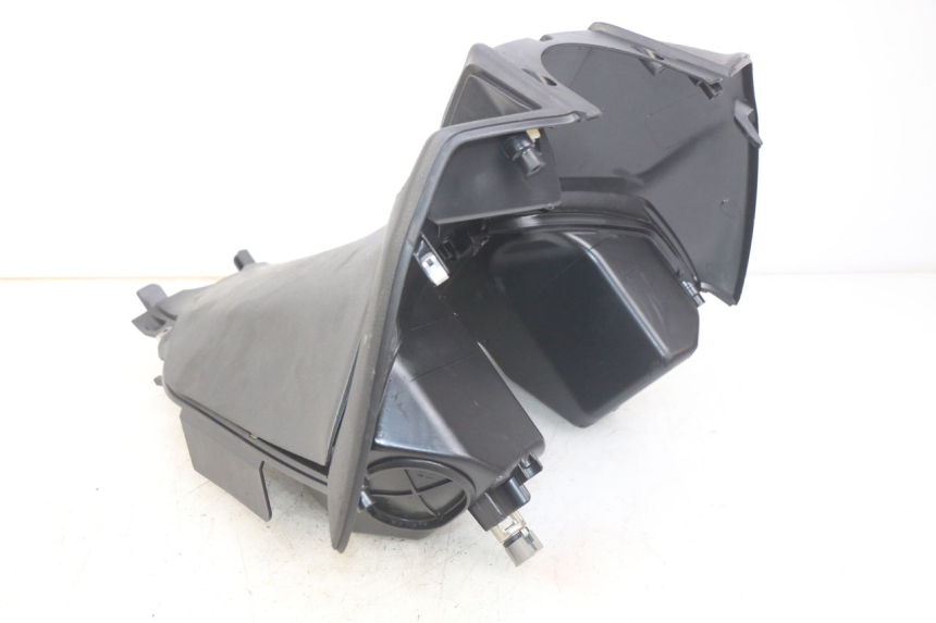 photo de INNER LEGSHIELD PIAGGIO BEVERLY 125 (2010 - 2015) - Fixing points details