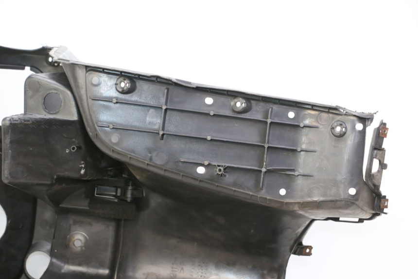 photo de INNER FAIRING SUZUKI BURGMAN 125 (2007 - 2014) - Surface and material condition