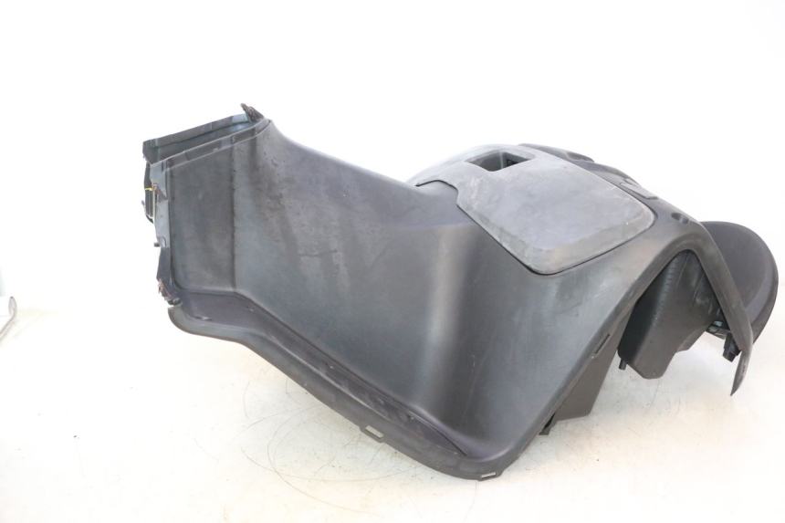 photo de INNER FAIRING SUZUKI BURGMAN 125 (2007 - 2014) - Focus on structure