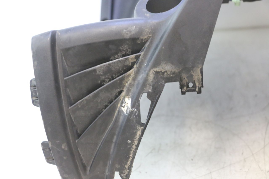 photo de INNER FAIRING PEUGEOT CITYSTAR 2T 50 (2018 - 2021) - Fixing points details
