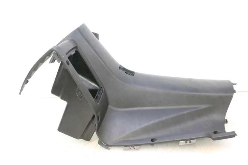 photo de INNER FAIRING PEUGEOT CITYSTAR 2T 50 (2018 - 2021) - Fixing points details