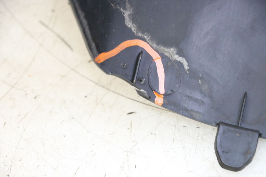 photo de INNER FAIRING PEUGEOT CITYSTAR 50 (2013 - 2017) - Fixing points details