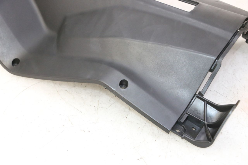 photo de INNER APRON SYM CROX 4T 50 (2016 - 2023) - Fixing points details