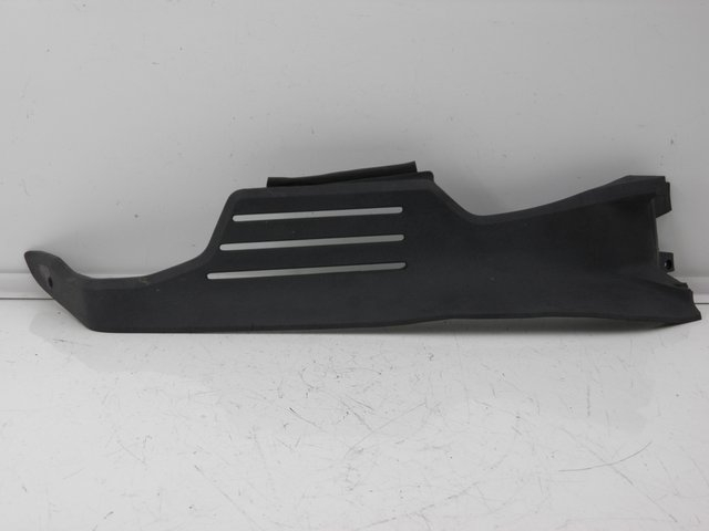 photo de RIGHT INNER LEGSHIELD BMW K 75 RT ABS 750 (1989 - 1997) - Fixing points details