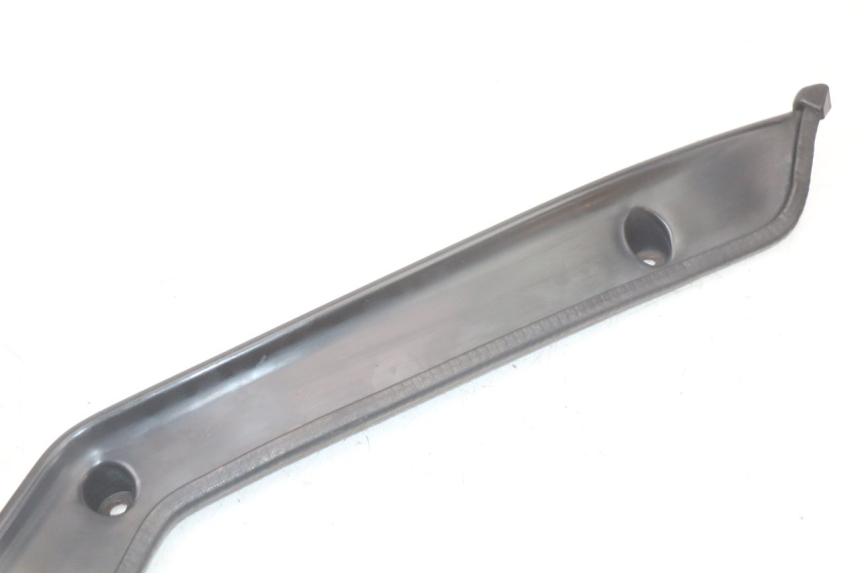 photo de RIGHT INNER LEGSHIELD KAWASAKI GTR 1000 (1994 - 2004) - Zoom on usage condition