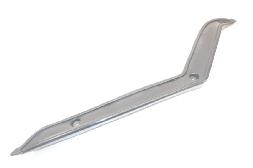photo de RIGHT INNER LEGSHIELD KAWASAKI GTR 1000 (1994 - 2004) - Alternative perspective