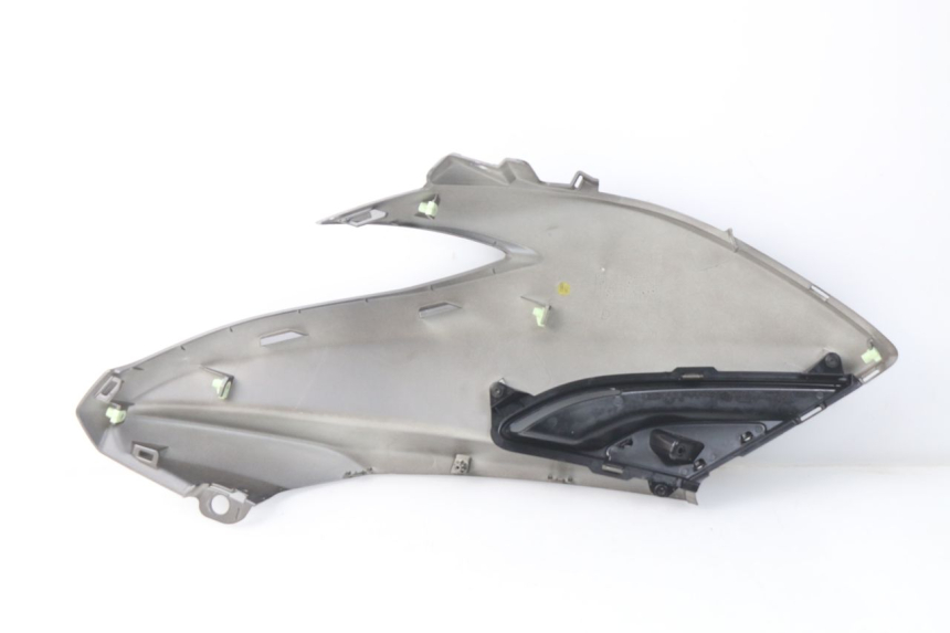 photo de RIGHT INNER LEGSHIELD PEUGEOT METROPOLIS 400 (2017 - 2020) - Alternative perspective