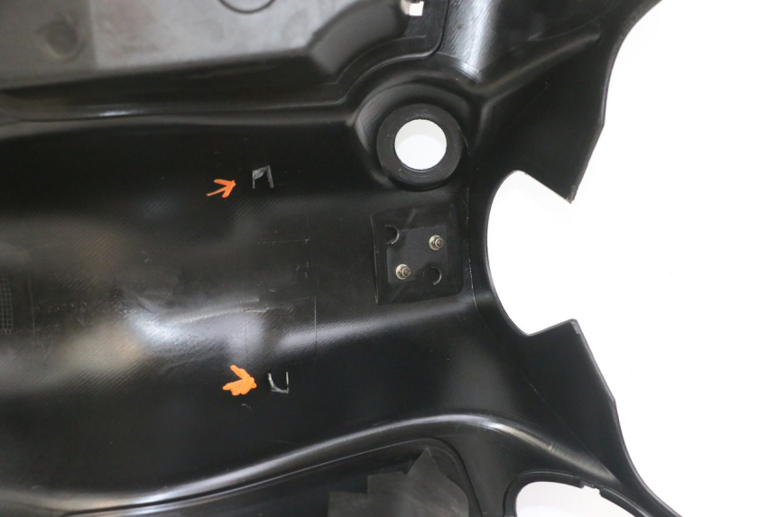 photo de INNER FAIRING PEUGEOT ELYSEO 125 (1999 - 2004) - Distinctive features