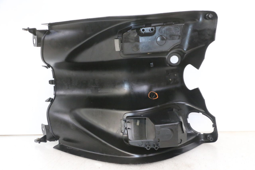 photo de INNER LEGSHIELD PEUGEOT ELYSTAR 125 (2002 - 2007) - Technical close-up