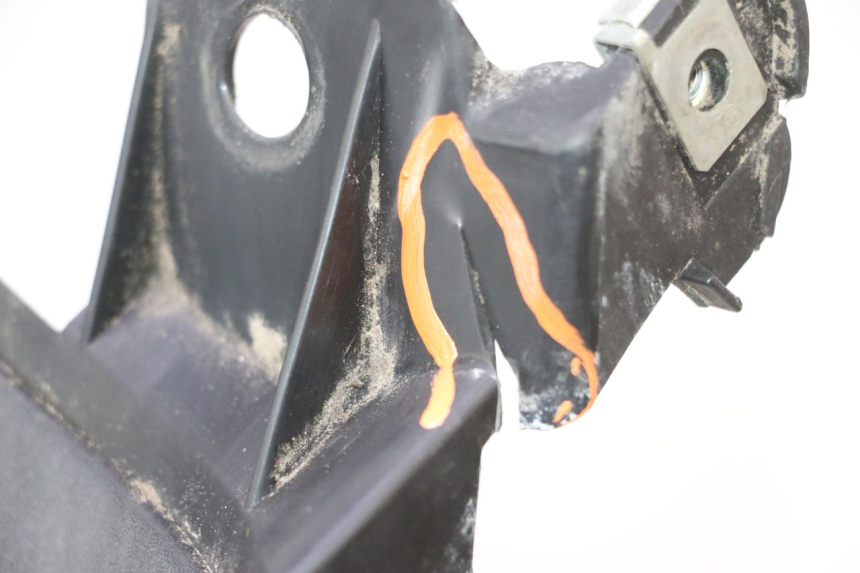 photo de INNER FAIRING PEUGEOT ELYSTAR 50 (2002 - 2014) - Focus on structure