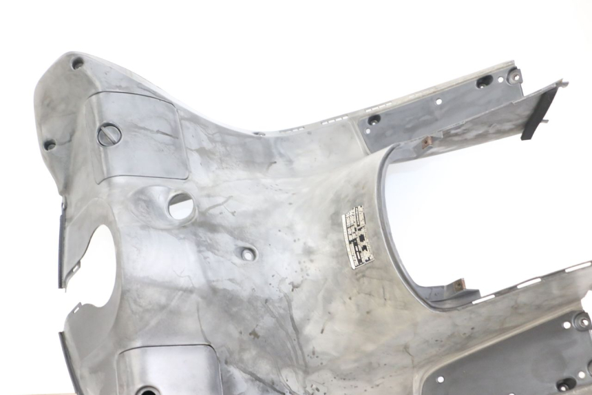 photo de INNER APRON HONDA FES PANTHEON 2T 125 (1998 - 2002) - Additional view of the item