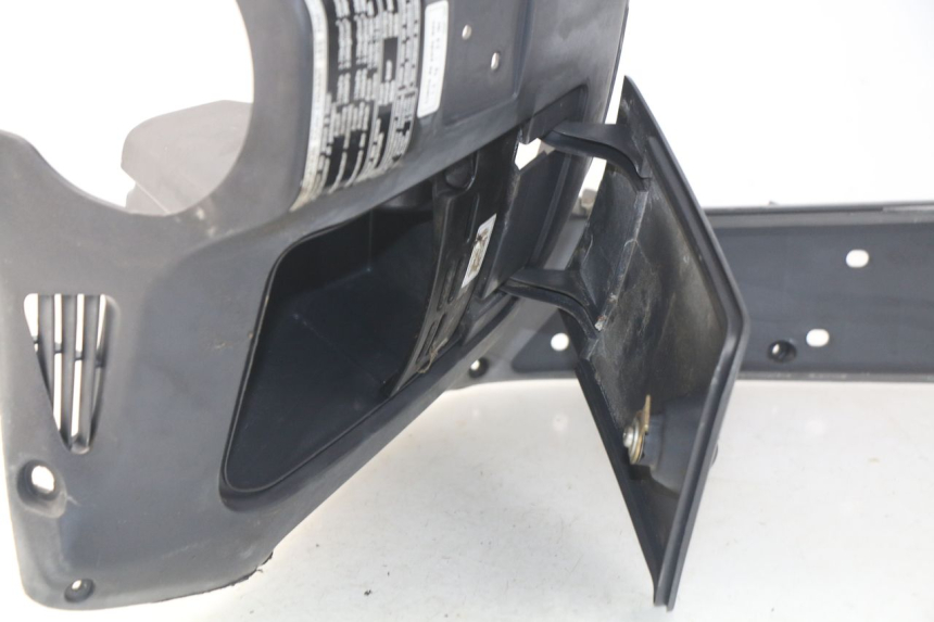 photo de INNER LEGSHIELD HONDA FES PANTHEON 125 (2003 - 2007) - Surface and material condition
