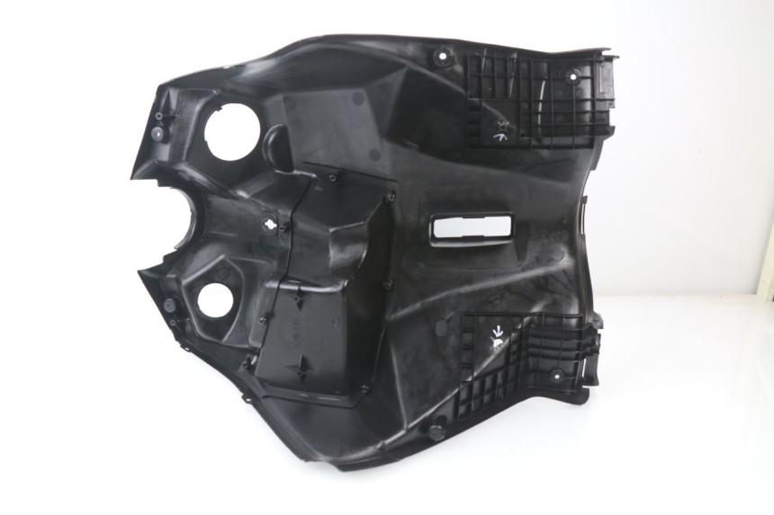 photo de INNER APRON MBK FLAME X 125 (2004 - 2007) - Fixing points details