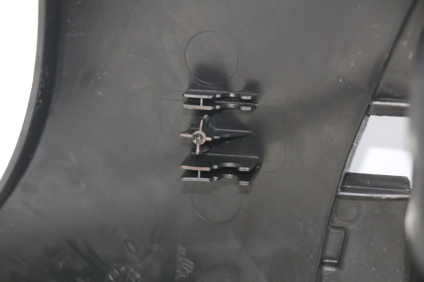 photo de INNER APRON PIAGGIO FLY 2T 50 (2004 - 2017) - Surface and material condition