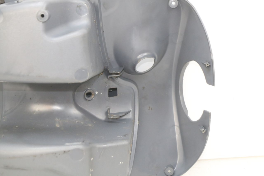 photo de INNER APRON PIAGGIO FLY 100 (2006 - 2010) - Fixing points details