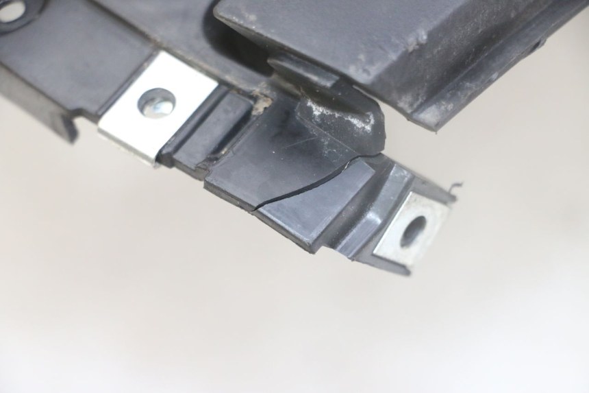 photo de INNER LEGSHIELD HONDA FORZA ABS 300 (2013 - 2017) - Zoom on usage condition