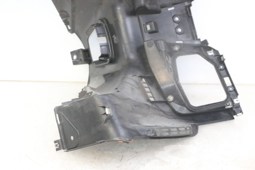 photo de INNER LEGSHIELD HONDA FORZA ABS 300 (2013 - 2017) - Technical close-up