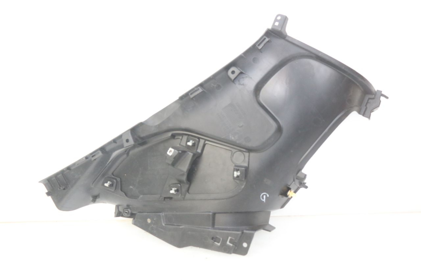 photo de LEFT INNER LEGSHIELD RENAULT TWIZY 45 (2012 - 2019) - Zoom on usage condition