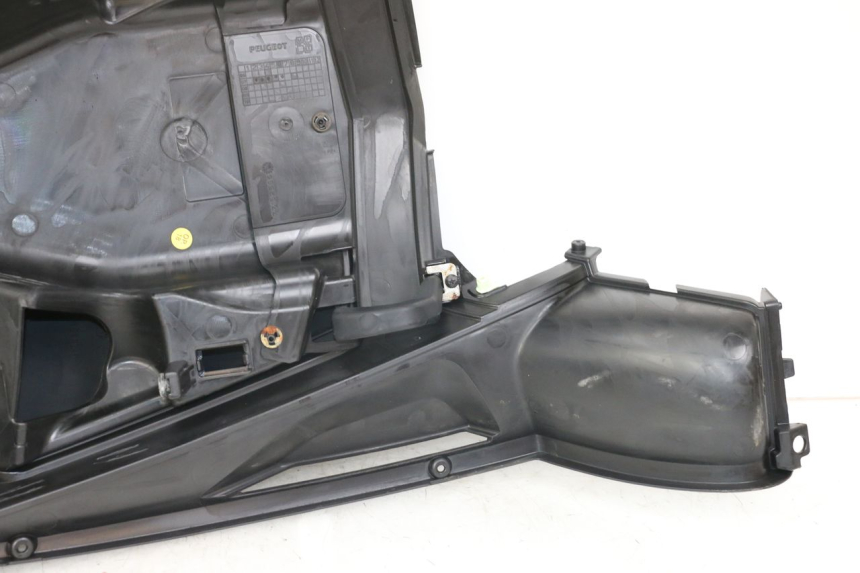 photo de INNER LEGSHIELD PEUGEOT GEOPOLIS RS 125 (2007 - 2009) - Zoom on usage condition