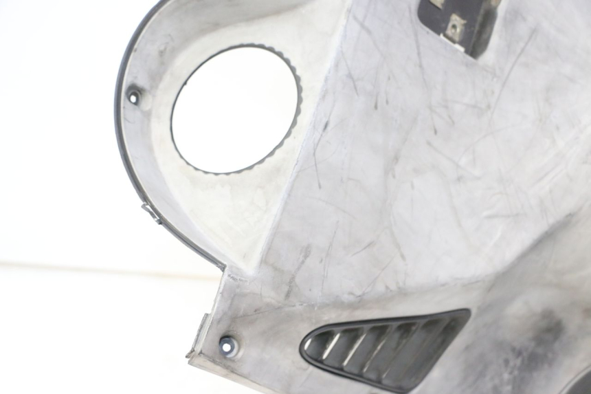 photo de INNER LEGSHIELD KYMCO GRAND DINK 125 (2008 - 2014) - High-resolution close-up