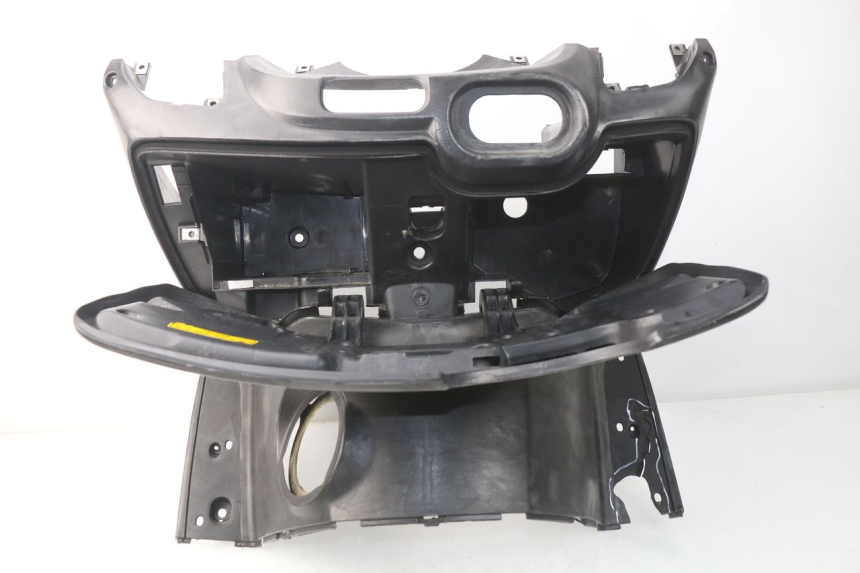 photo de INNER LEGSHIELD SYM GTS EVO 125 (2009 - 2013) - Fixing points details