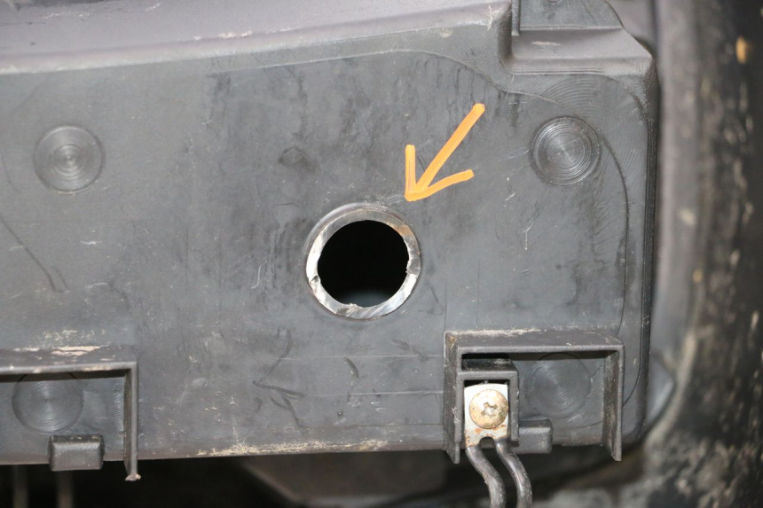 photo de INNER LEGSHIELD SYM GTS EVO 125 (2009 - 2013) - Surface and material condition